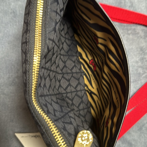 Kipling/Hello Kitty Collab-2022 Limited Edition Year of the Tiger - Picture 6 of 8